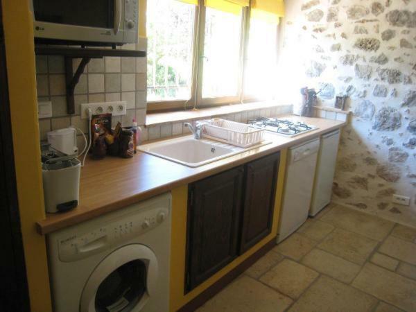 Les Gites Du Lac - Appartements Сен-Бонне-де-Монтору Екстер'єр фото